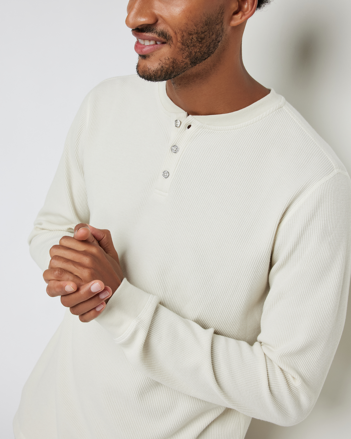 V1049BNE_FA24_M_ECOMM_TOPS_DETAIL_5.jpg