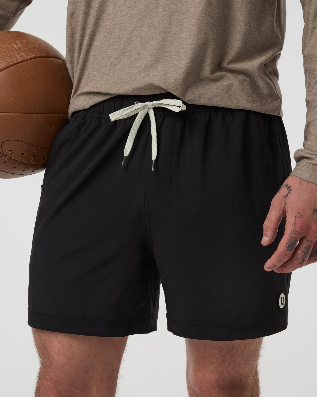 V3036BLK_SP25_M_ECOMM_BOTTOMS_DETAIL_9.jpg