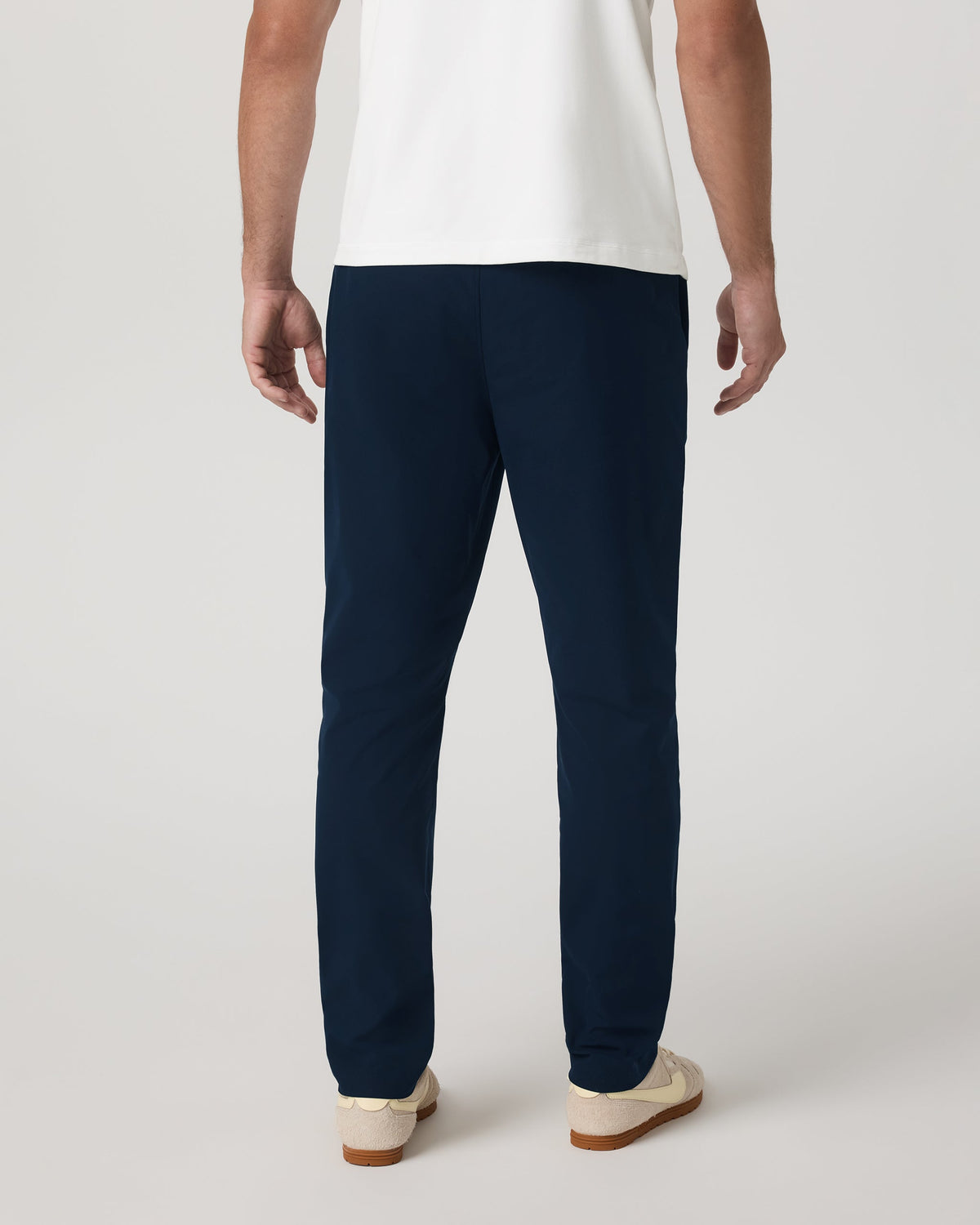 Vuori Meta™ Elastic Waist Pant Classic Fit 32" | Ink