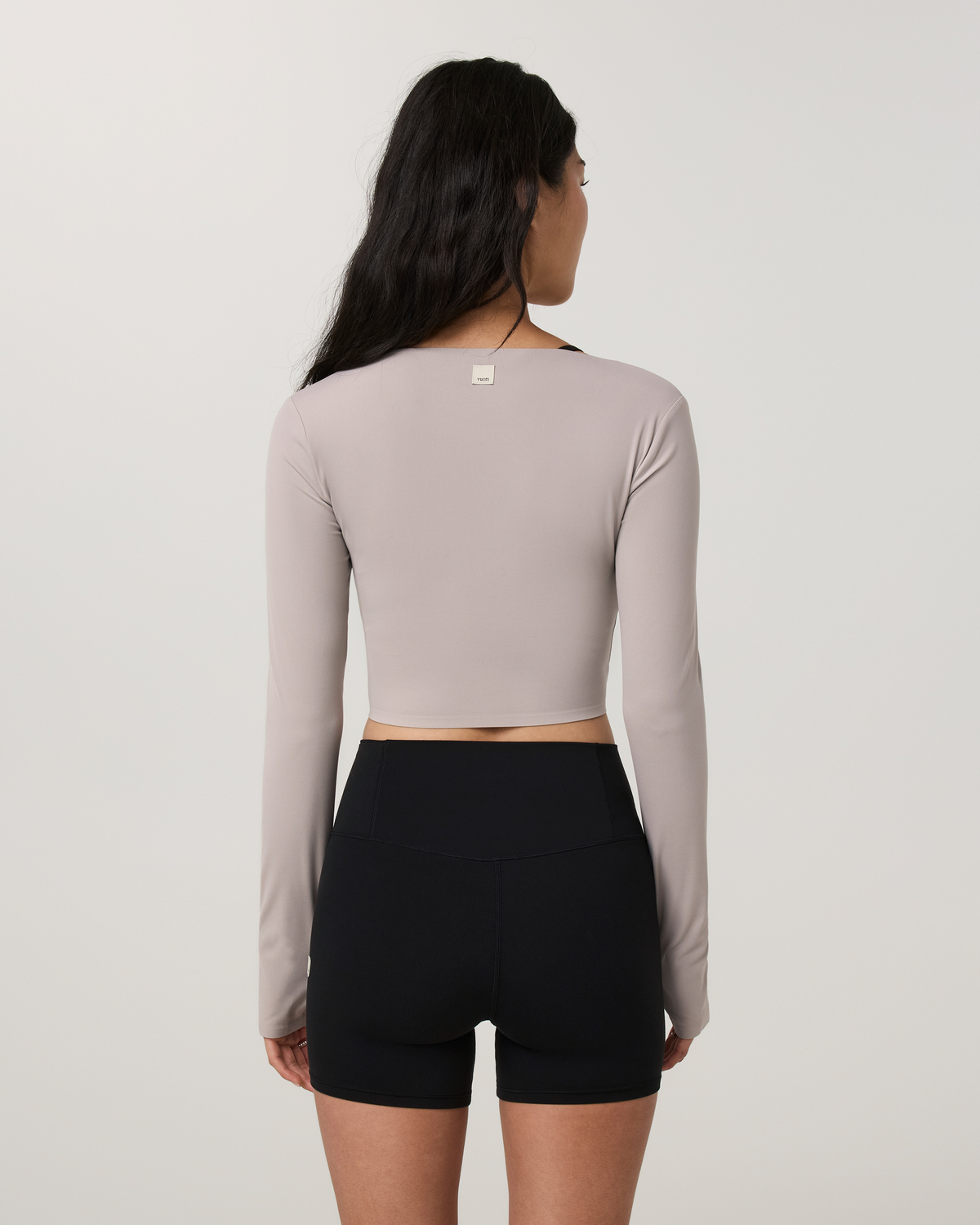 Vuori AllTheFeels™ Long Sleeve Scoop Top | Soft Pewter