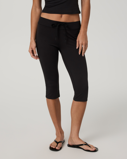 Halo Low Rise Crop Pant | Solid Black
