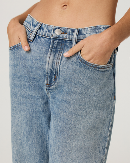 Women's Vuori Vintage Straight Leg Jean 30" | Light Wash Indigo Denim