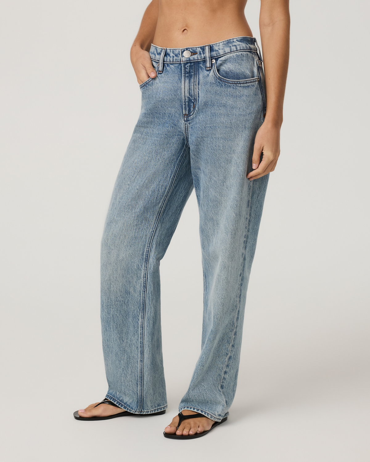 Women's Vuori Vintage Straight Leg Jean 30" | Light Wash Indigo Denim